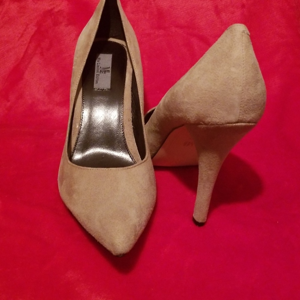 Tan suede classic pump 10